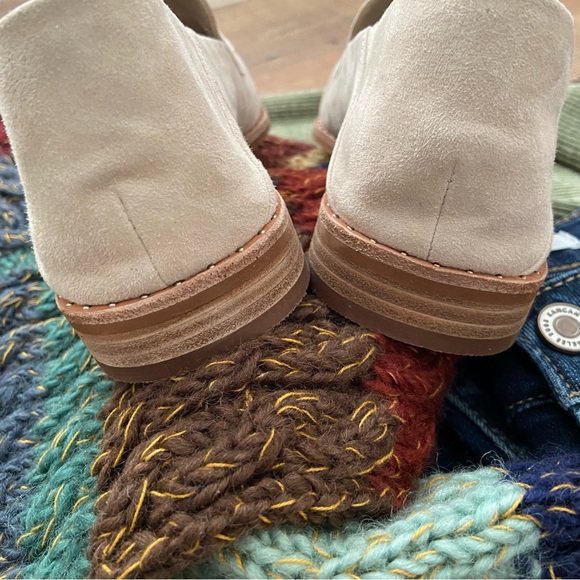 Vince Camuto Taupe/Cream Suede Slip-On Loafers⭐️ Excellent Condition - Picture 5 of 13